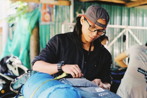 how to pack light for backpacking trips