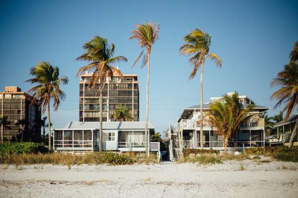 vacation rentals vs hotels for families